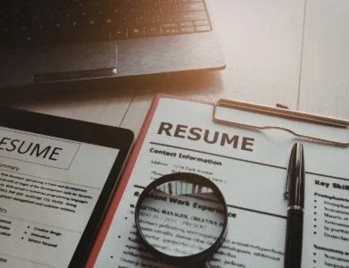 How to Build a Standout CV/Resume for Medical Professionals Seeking Gulf Jobs